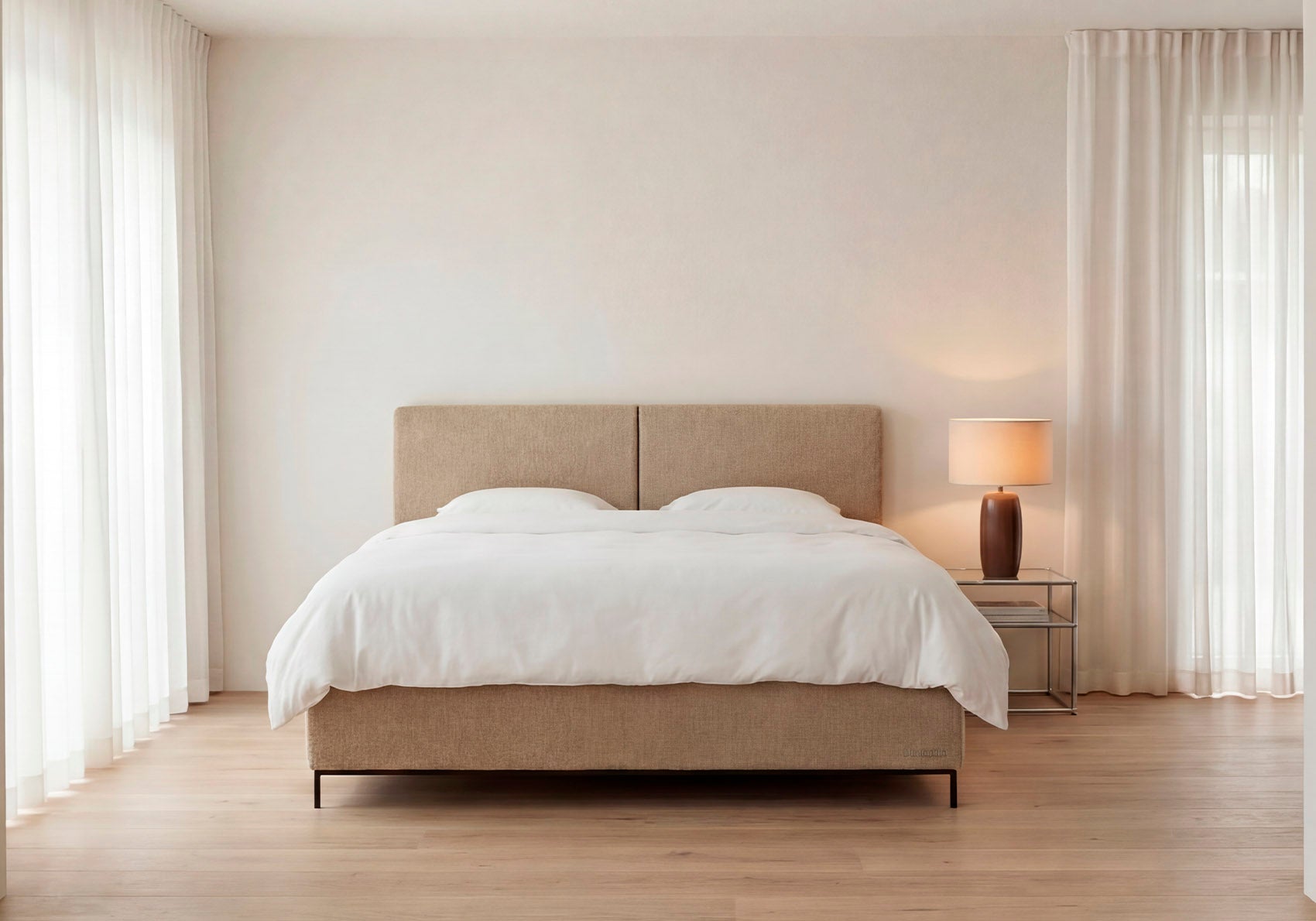 Dunlopillo Soul Kontinentalseng Slow Toffee i 180x200 cm med black line sengeben