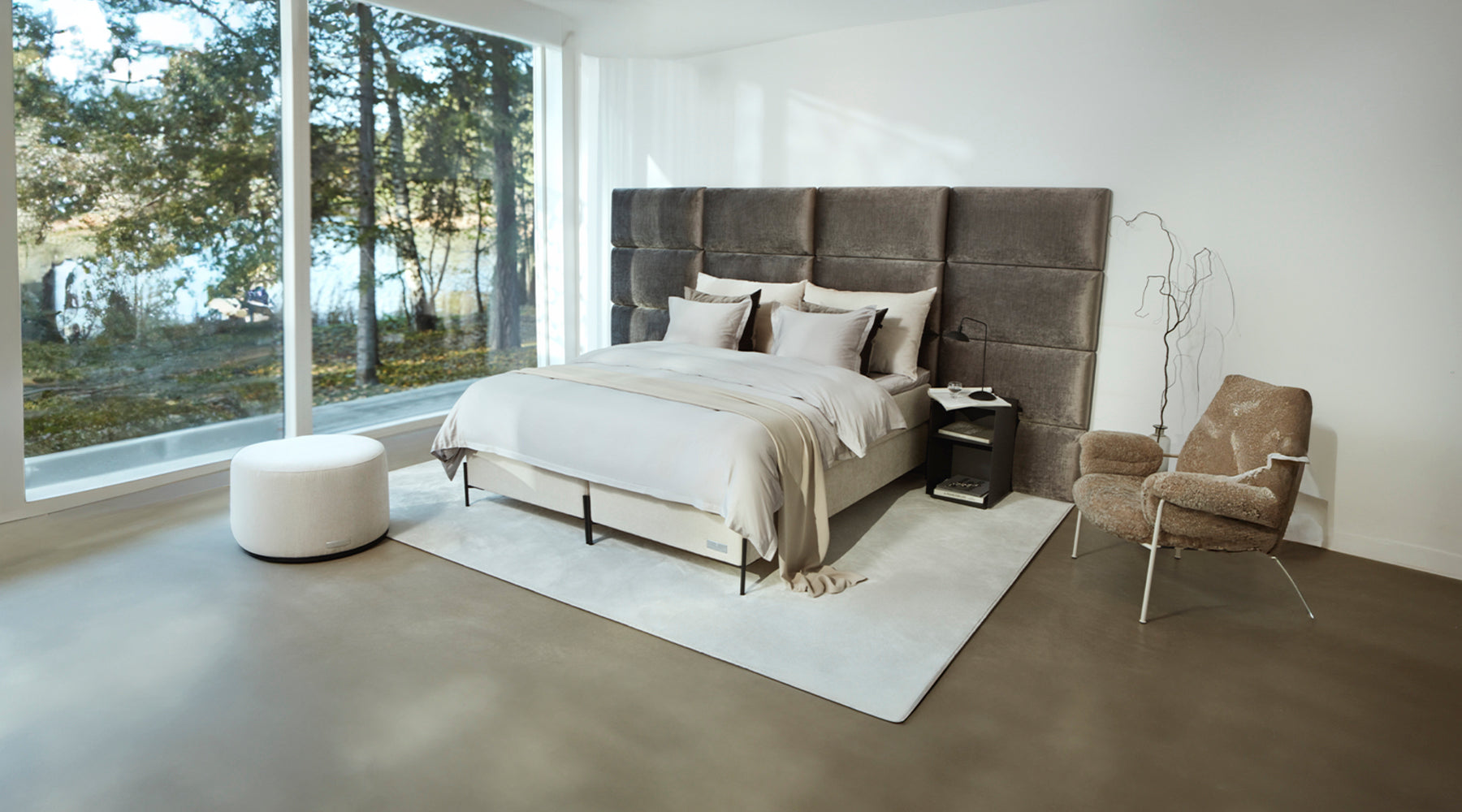 Carpe Diem Beds - Sandö kontinentalseng i "lakehouse bedroom"