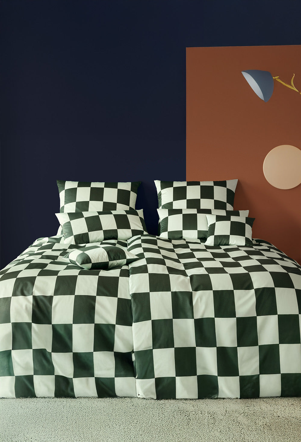 Elegante sengesæt, Plenty Forest 140x200 i maco bomuldssatin i soveværelse