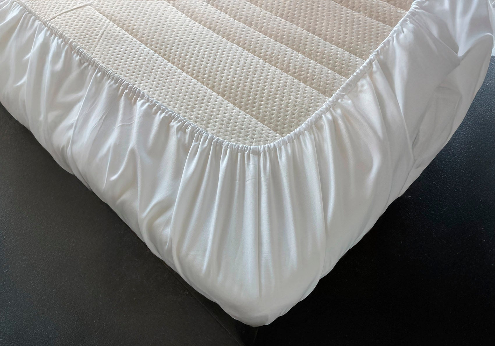 Cool Natures By Caretakes Tencel kuvertlagen med elastik i hvid